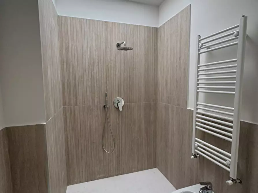 Immagine 11 di Appartamento in vendita  in Via dei Sabelli a Roma