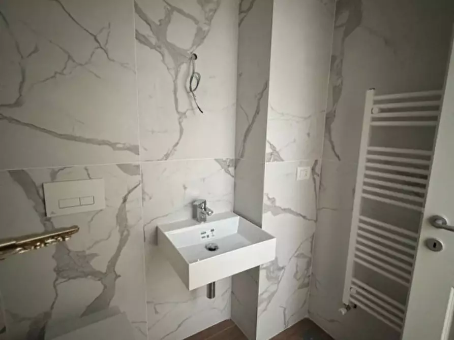 Immagine 17 di Appartamento in vendita  in Via dei Sabelli a Roma