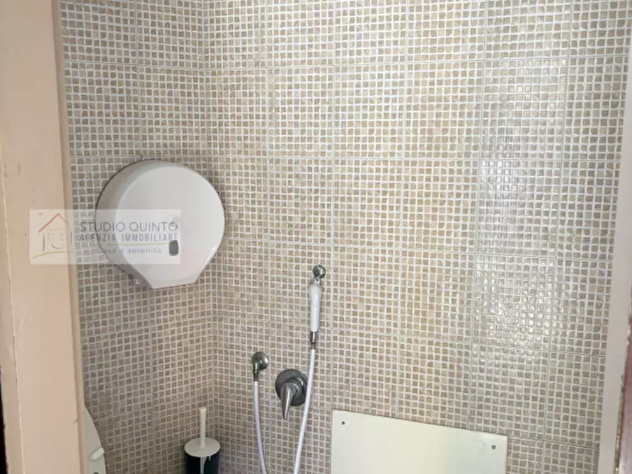 Immagine 7 di Negozio in vendita  a Treviso