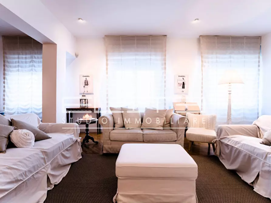 Immagine 2 di Appartamento in vendita  in Via Loreto a Ancona