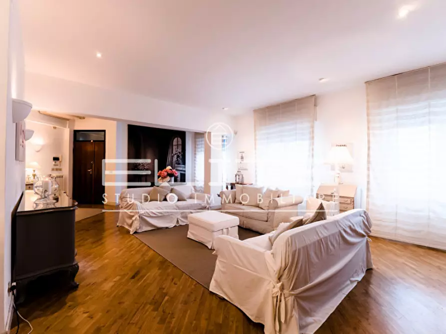 Immagine 3 di Appartamento in vendita  in Via Loreto a Ancona