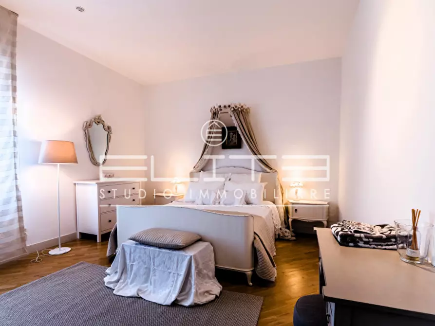 Immagine 13 di Appartamento in vendita  in Via Loreto a Ancona