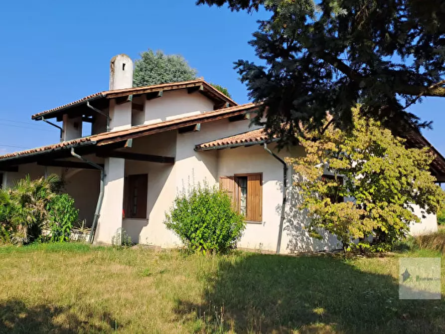 Immagine 2 di Villa in vendita  in VIA villoresi a Robecchetto Con Induno