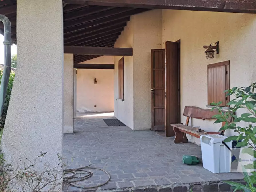 Immagine 12 di Villa in vendita  in VIA villoresi a Robecchetto Con Induno