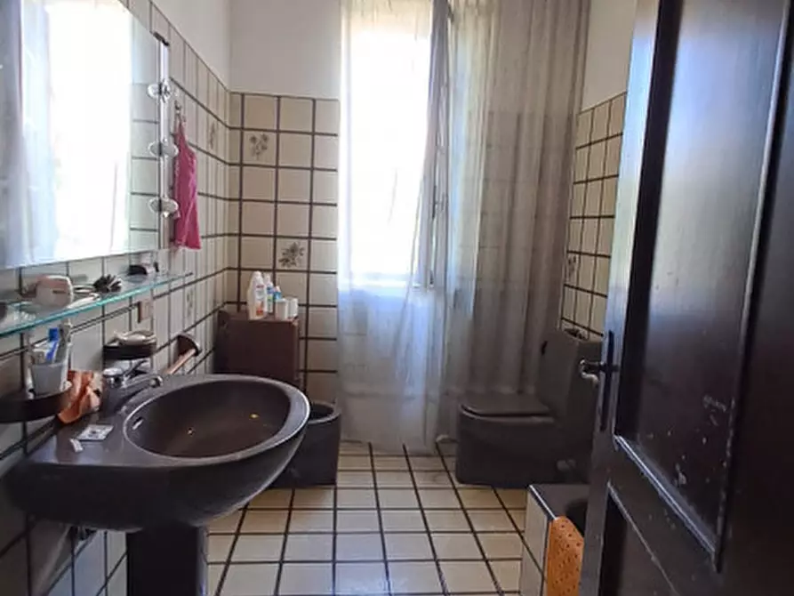 Immagine 17 di Villa in vendita  in VIA villoresi a Robecchetto Con Induno