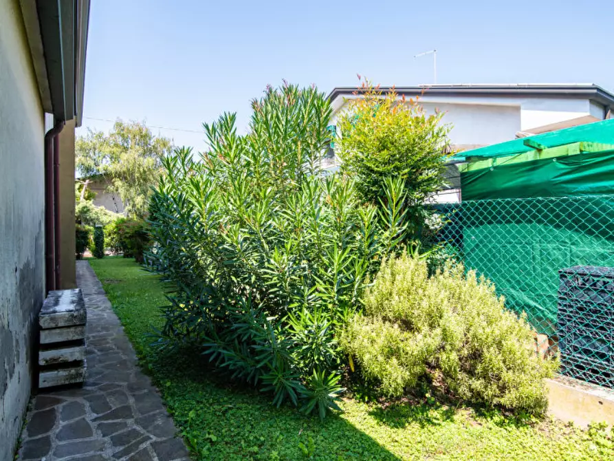 Immagine 10 di Casa indipendente in vendita  in Via IV novembre, Ponte San Nicolò a Ponte San Nicolò