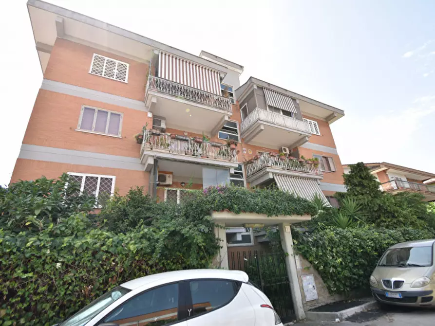 Immagine 2 di Appartamento in vendita  in Via Villanova a Roma