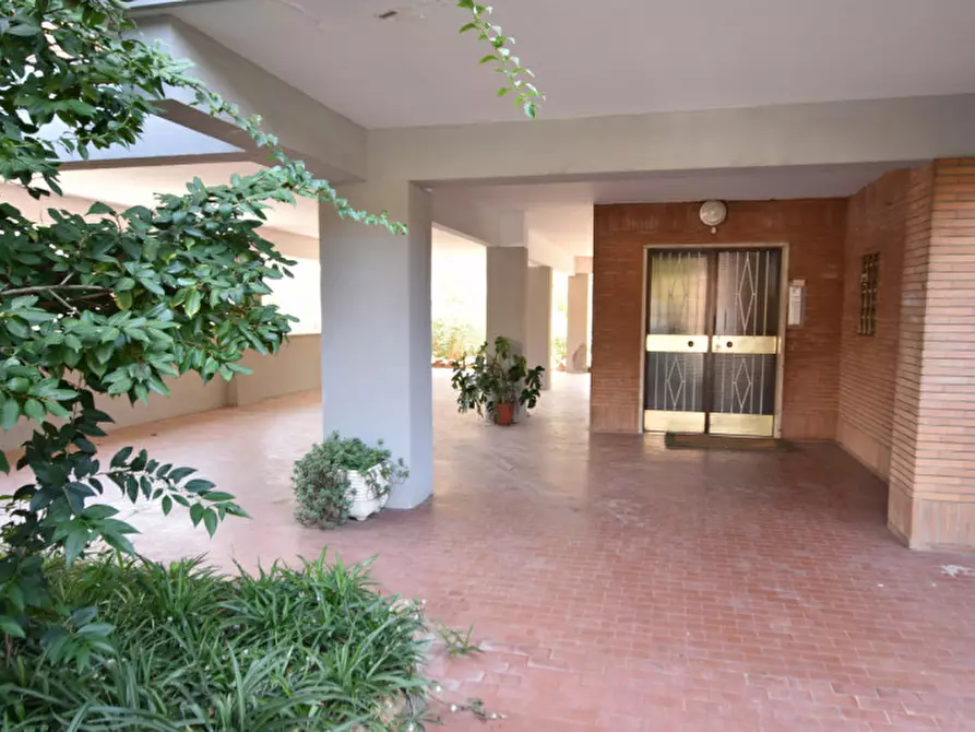 Immagine 5 di Appartamento in vendita  in Via Villanova a Roma