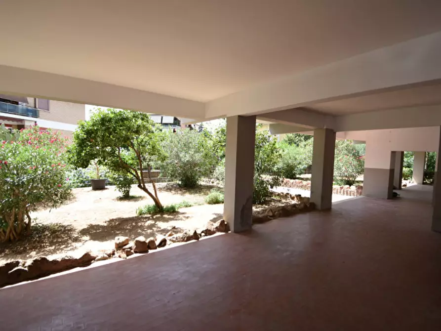 Immagine 7 di Appartamento in vendita  in Via Villanova a Roma