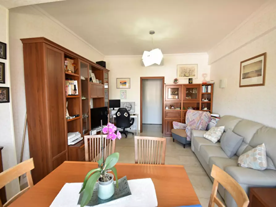 Immagine 10 di Appartamento in vendita  in Via Villanova a Roma