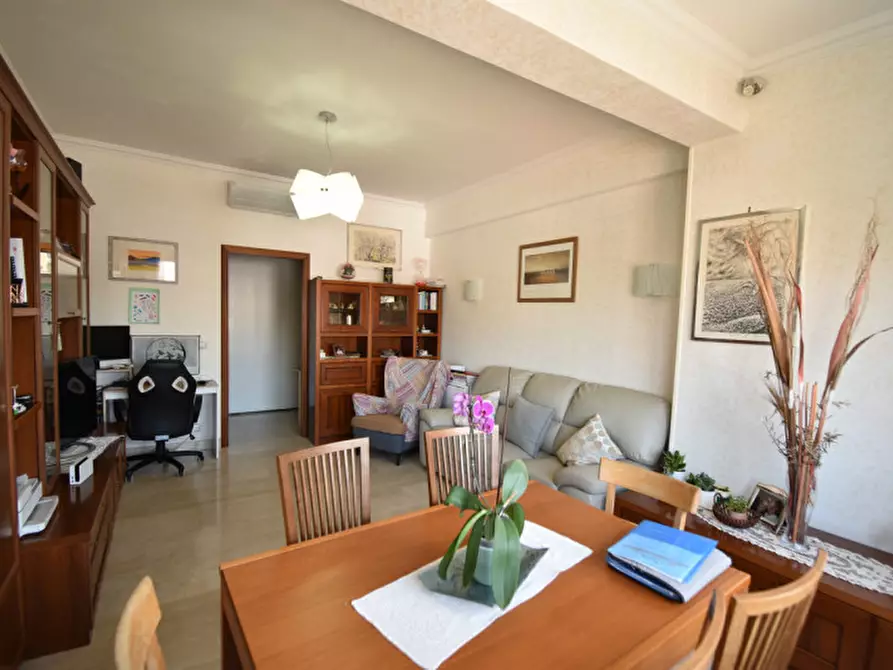 Immagine 11 di Appartamento in vendita  in Via Villanova a Roma