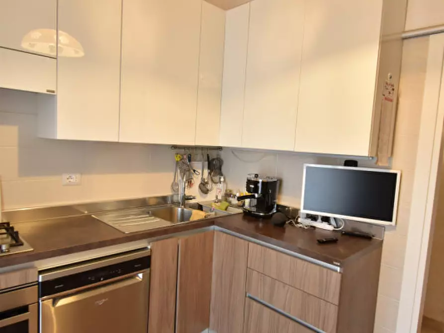 Immagine 19 di Appartamento in vendita  in Via Villanova a Roma