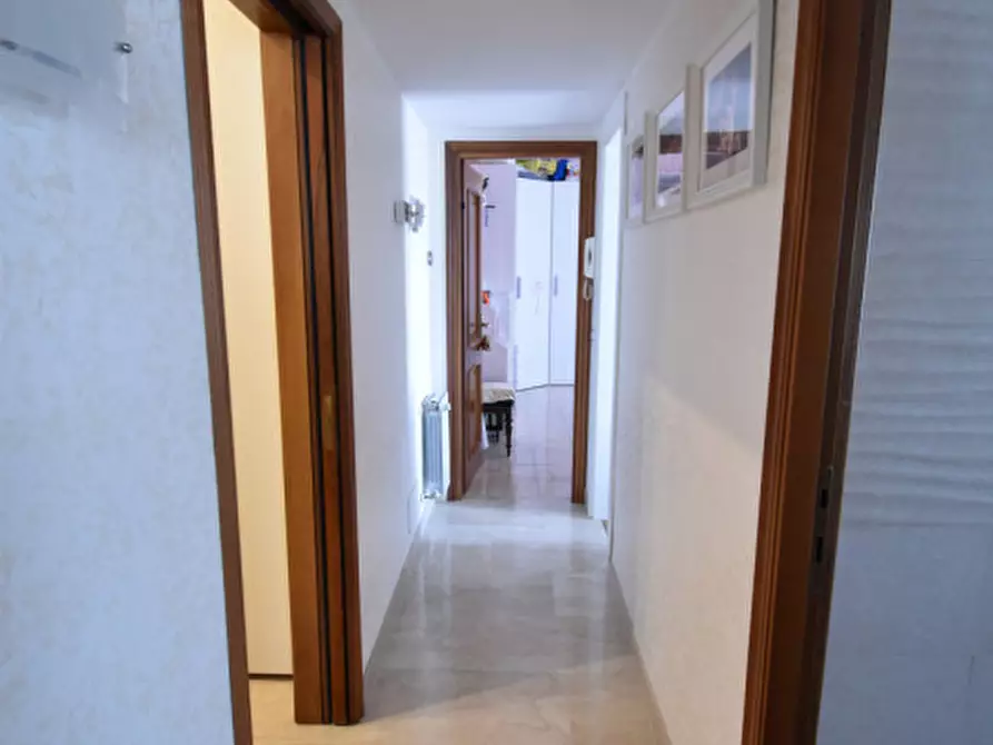 Immagine 31 di Appartamento in vendita  in Via Villanova a Roma