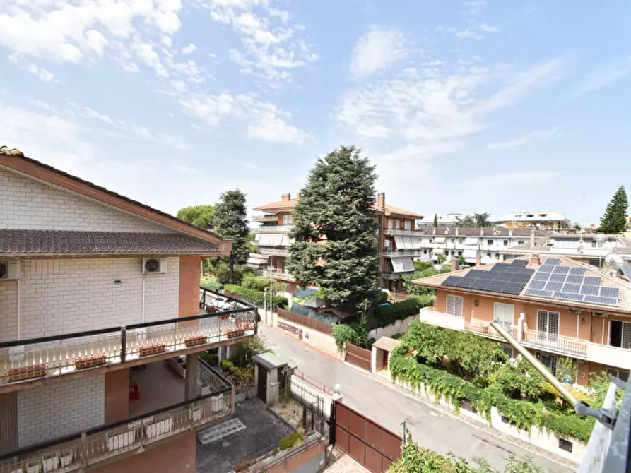 Immagine 35 di Appartamento in vendita  in Via Villanova a Roma