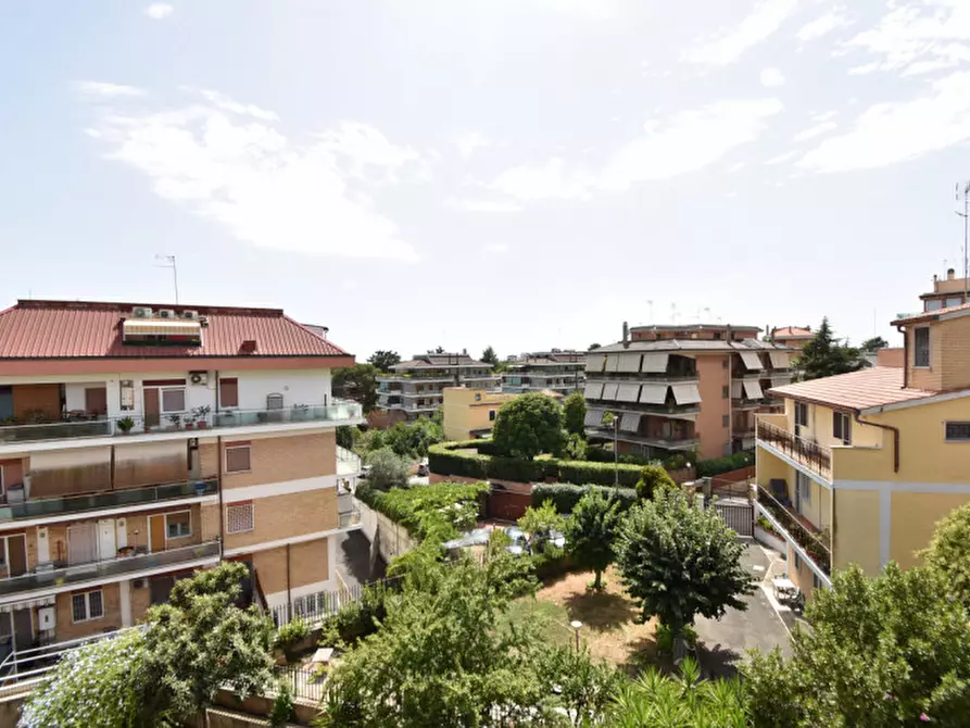 Immagine 37 di Appartamento in vendita  in Via Villanova a Roma