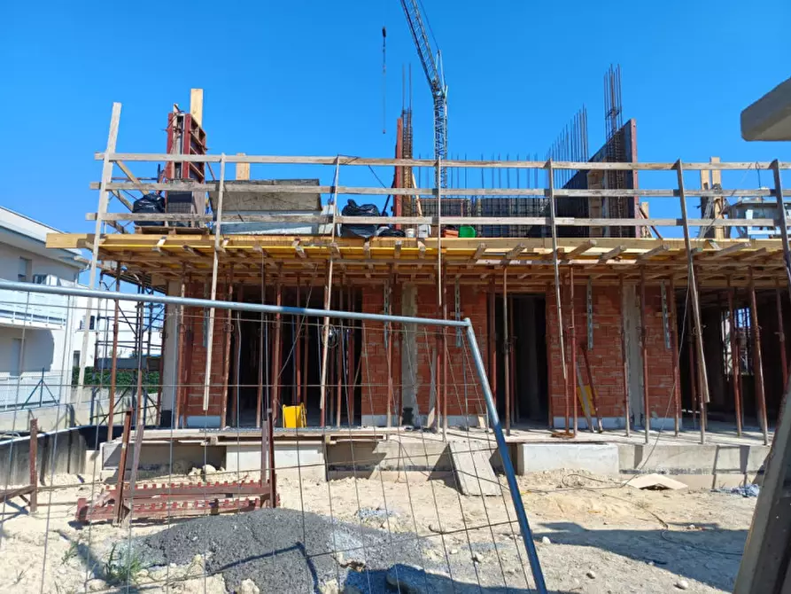 Immagine 12 di Appartamento in vendita  in piazza per la pace a Desenzano Del Garda