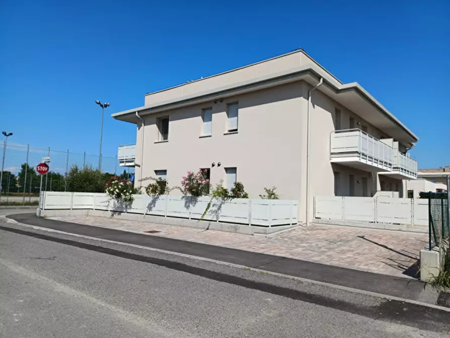 Immagine 13 di Appartamento in vendita  in piazza per la pace a Desenzano Del Garda