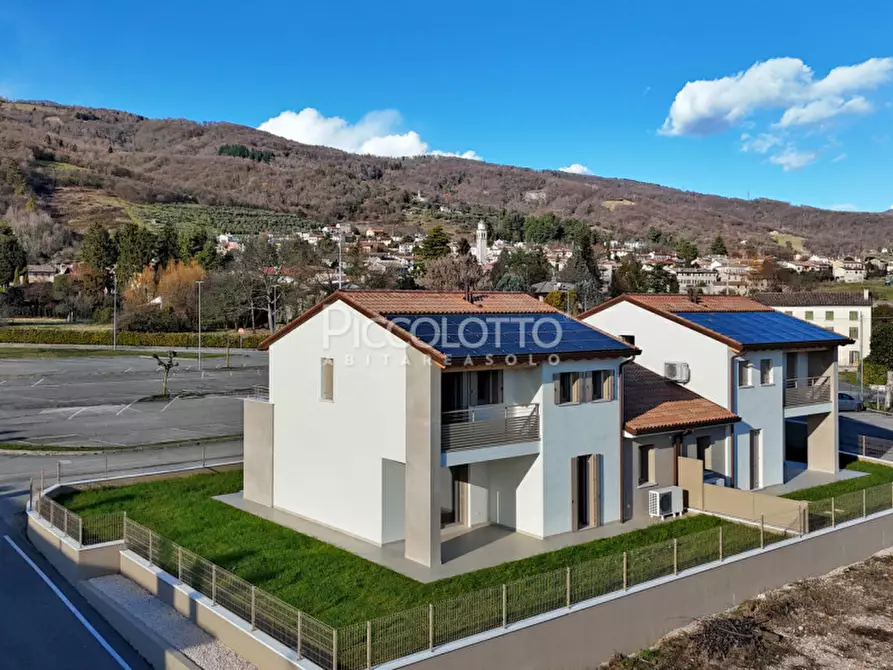 Immagine 2 di Casa bifamiliare in affitto  in via Pasubio a Cavaso Del Tomba