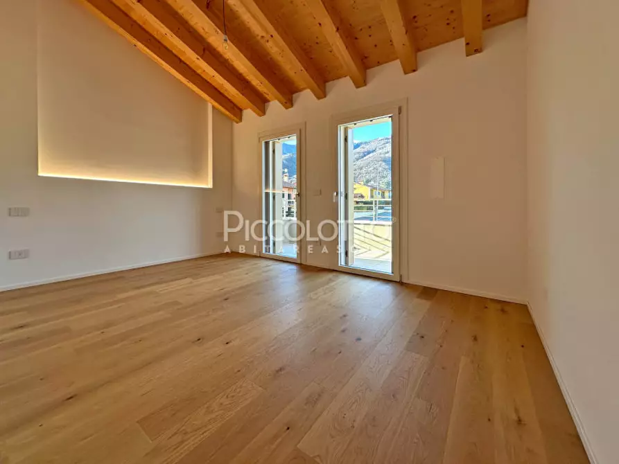 Immagine 15 di Casa bifamiliare in affitto  in via Pasubio a Cavaso Del Tomba