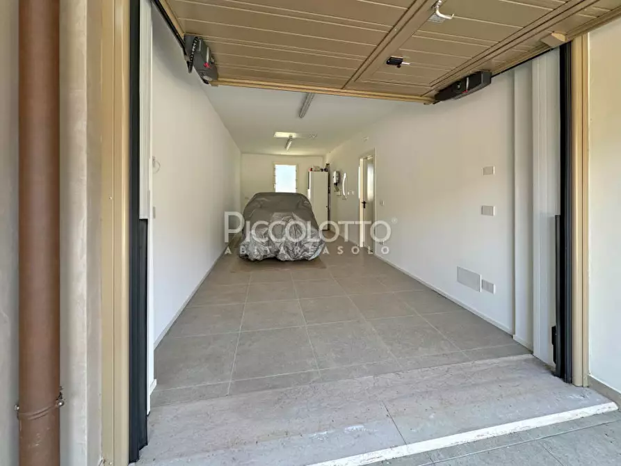 Immagine 29 di Casa bifamiliare in affitto  in via Pasubio a Cavaso Del Tomba