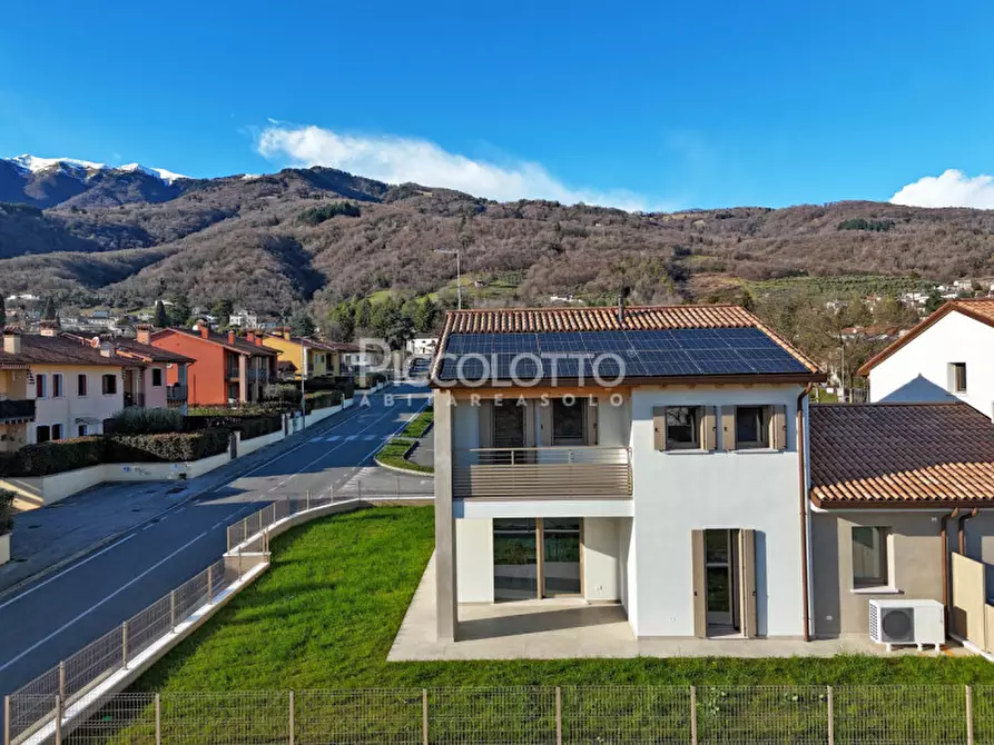 Immagine 30 di Casa bifamiliare in affitto  in via Pasubio a Cavaso Del Tomba