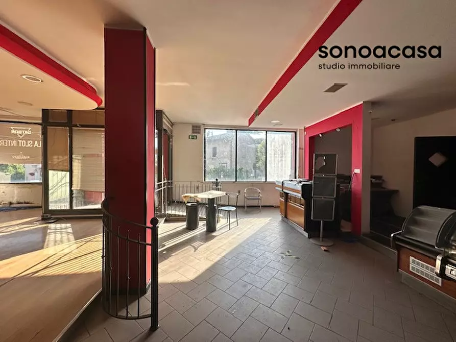 Immagine 4 di Negozio in vendita  in Via Roma 31 a Monte Porzio