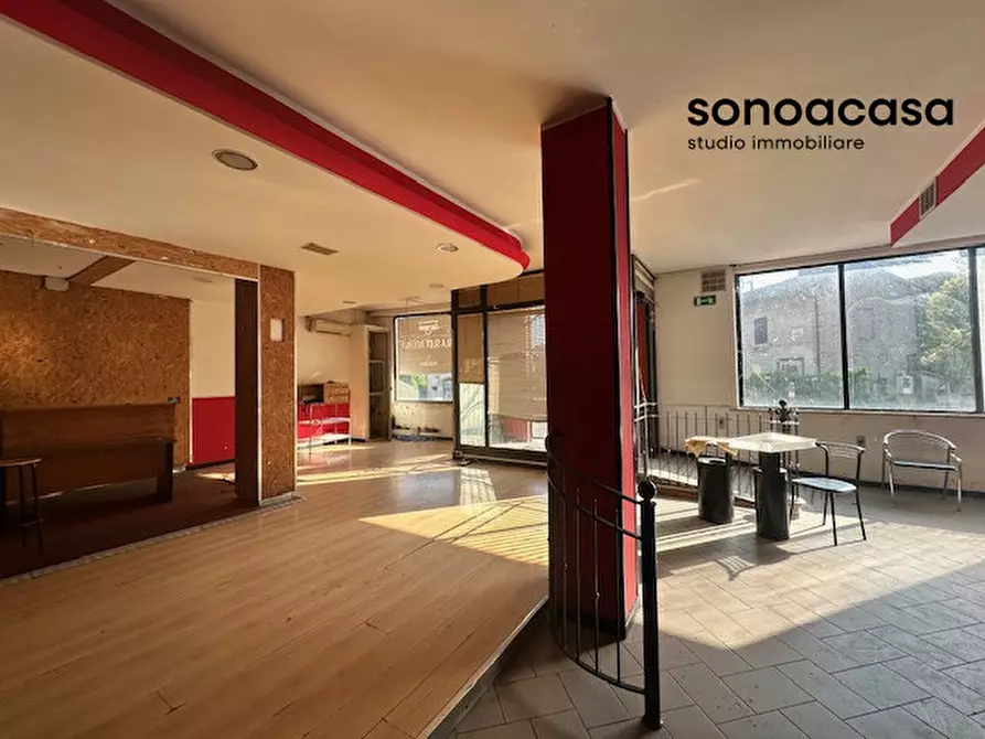 Immagine 5 di Negozio in vendita  in Via Roma 31 a Monte Porzio