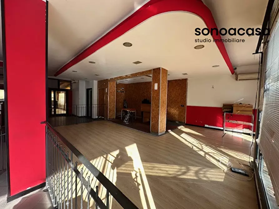 Immagine 8 di Negozio in vendita  in Via Roma 31 a Monte Porzio