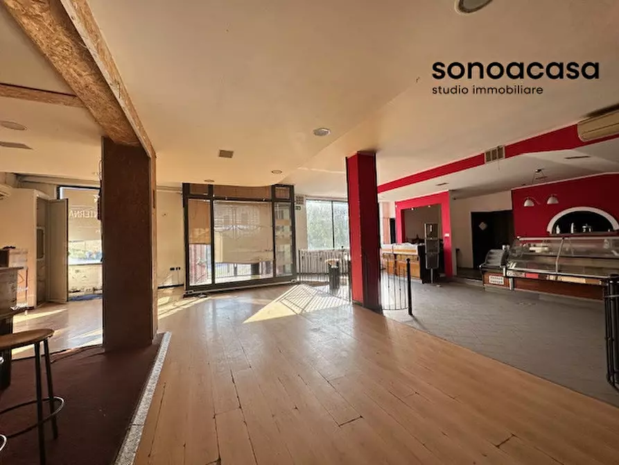 Immagine 9 di Negozio in vendita  in Via Roma 31 a Monte Porzio