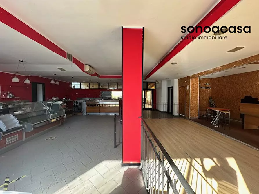 Immagine 9 di Negozio in vendita  in Via Roma 31 a Monte Porzio