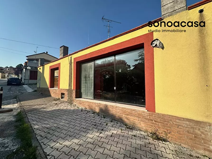 Immagine 15 di Negozio in vendita  in Via Roma 31 a Monte Porzio
