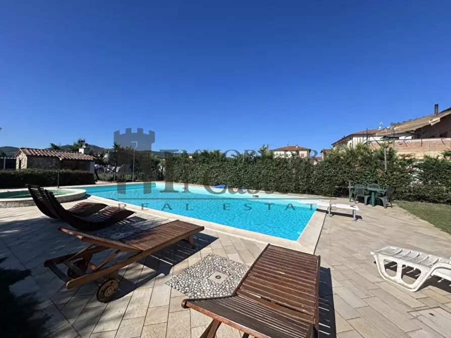 Immagine 1 di Villa in vendita  a Piegaro