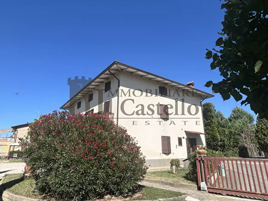 Immagine 2 di Villa in vendita  a Piegaro