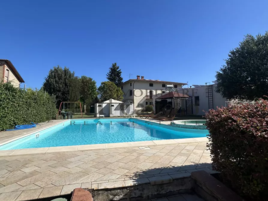 Immagine 4 di Villa in vendita  a Piegaro