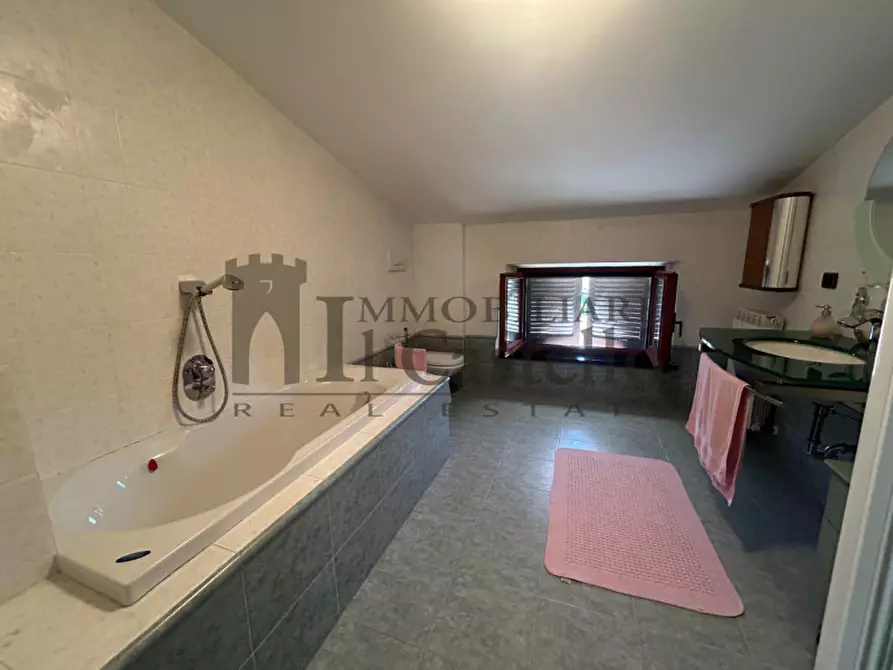 Immagine 32 di Villa in vendita  a Piegaro