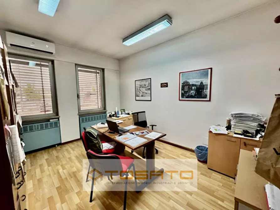 Immagine 2 di Ufficio in affitto  a San Giovanni Lupatoto