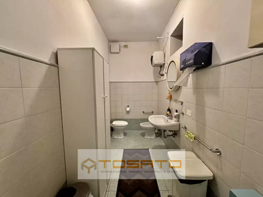 Immagine 5 di Ufficio in affitto  a San Giovanni Lupatoto