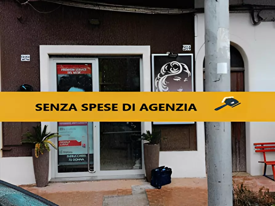 Immagine 1 di Negozio in vendita  in Via di Soleto a Galatina