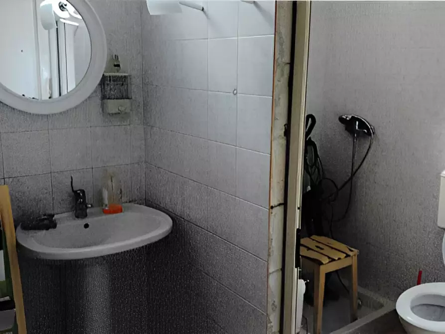 Immagine 7 di Negozio in vendita  in Via di Soleto a Galatina