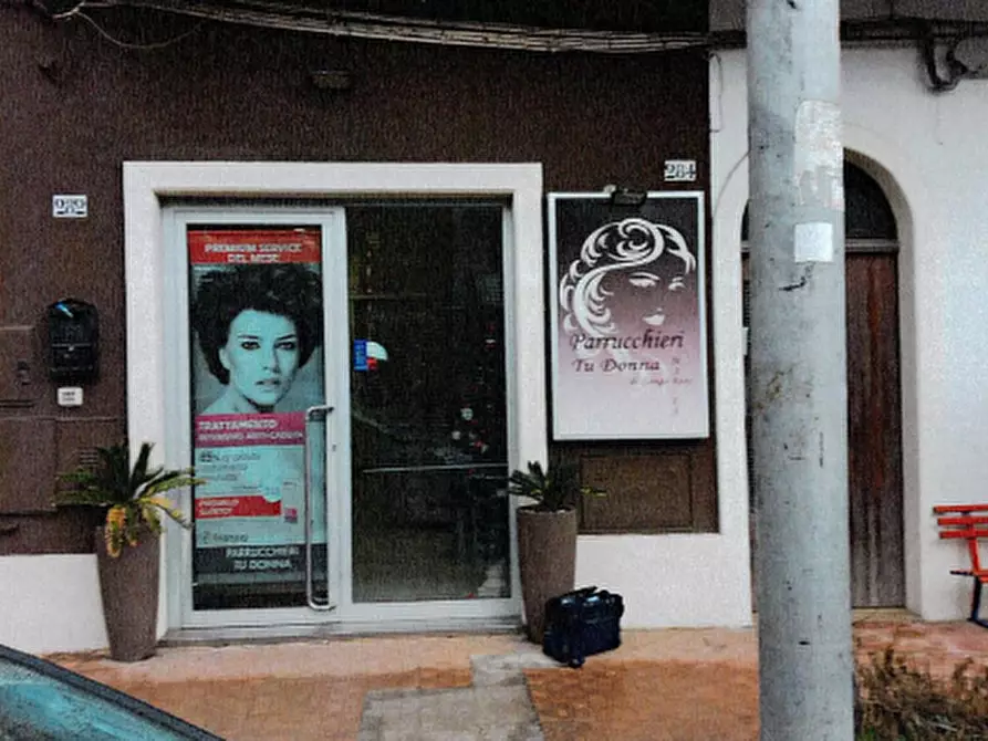 Immagine 9 di Negozio in vendita  in Via di Soleto a Galatina