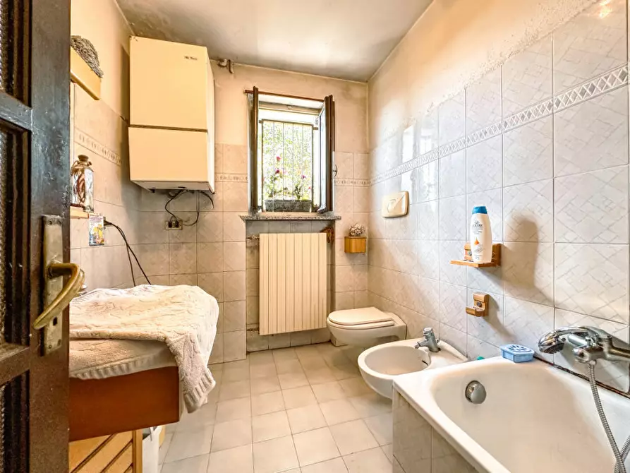 Immagine 15 di Appartamento in vendita  in Corso Valsesia, 267 a Gattinara