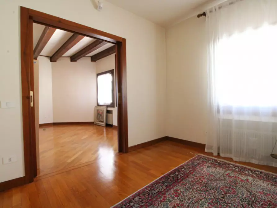 Immagine 3 di Appartamento in vendita  in Piazza Giacomo Matteotti a Vicenza