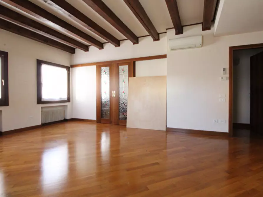 Immagine 4 di Appartamento in vendita  in Piazza Giacomo Matteotti a Vicenza