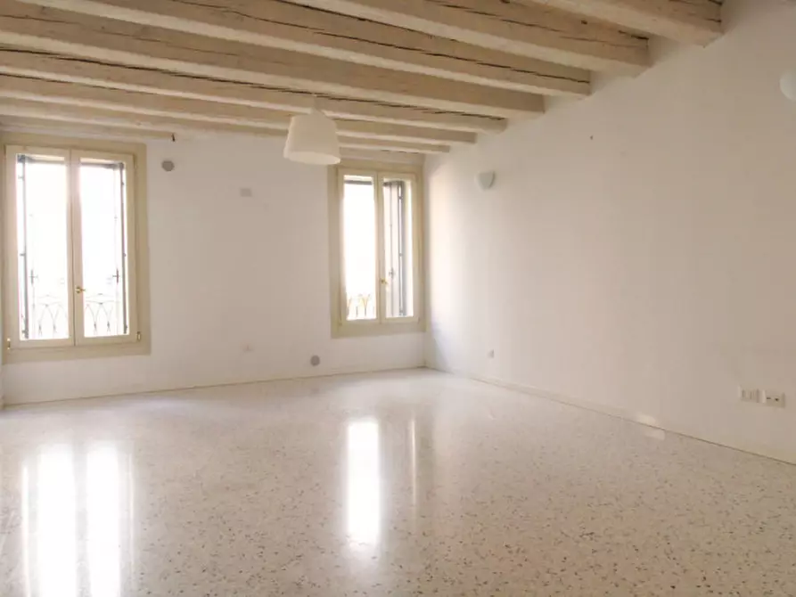 Immagine 1 di Appartamento in vendita  in Contra' Pescherie Vecchie a Vicenza