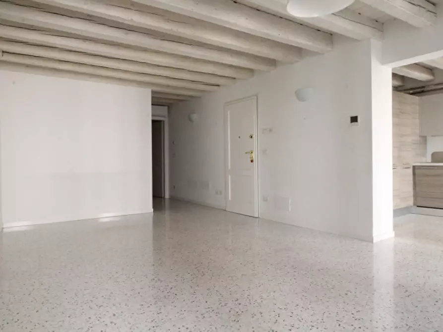 Immagine 1 di Appartamento in vendita  in Contra' Pescherie Vecchie a Vicenza
