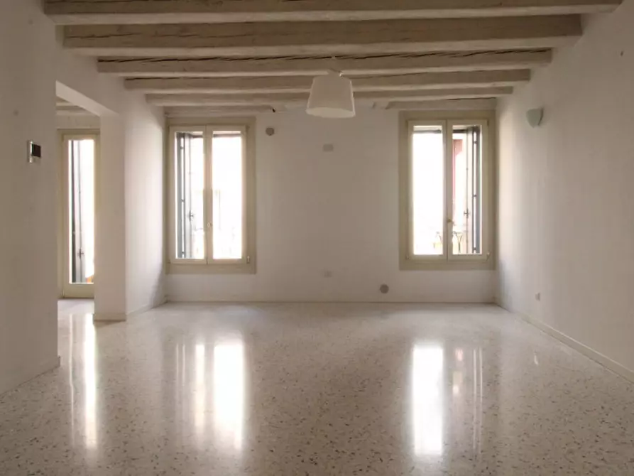 Immagine 2 di Appartamento in vendita  in Contra' Pescherie Vecchie a Vicenza
