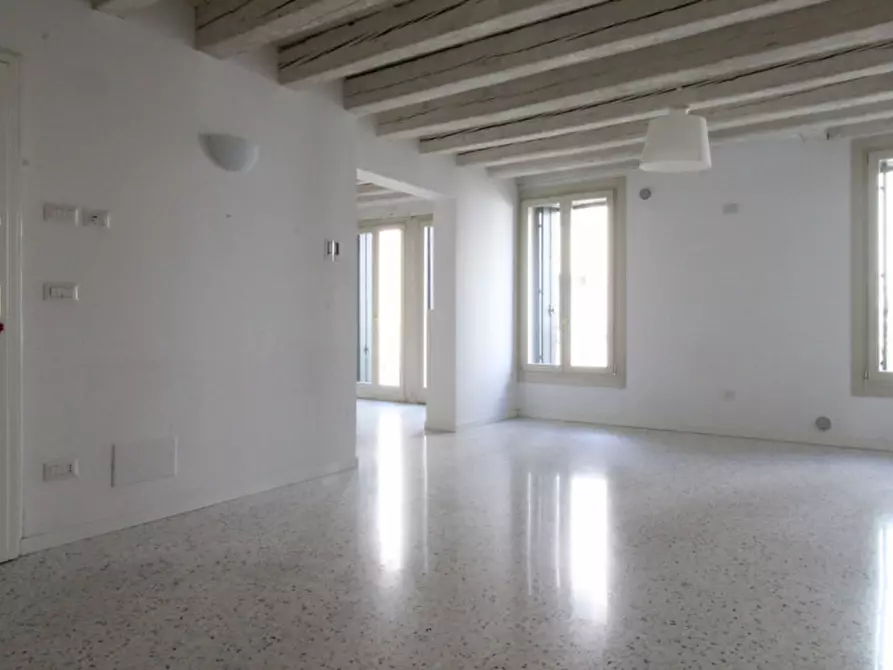 Immagine 3 di Appartamento in vendita  in Contra' Pescherie Vecchie a Vicenza