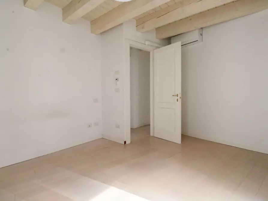Immagine 17 di Appartamento in vendita  in Contra' Pescherie Vecchie a Vicenza
