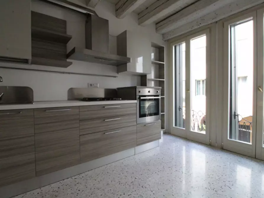 Immagine 23 di Appartamento in vendita  in Contra' Pescherie Vecchie a Vicenza