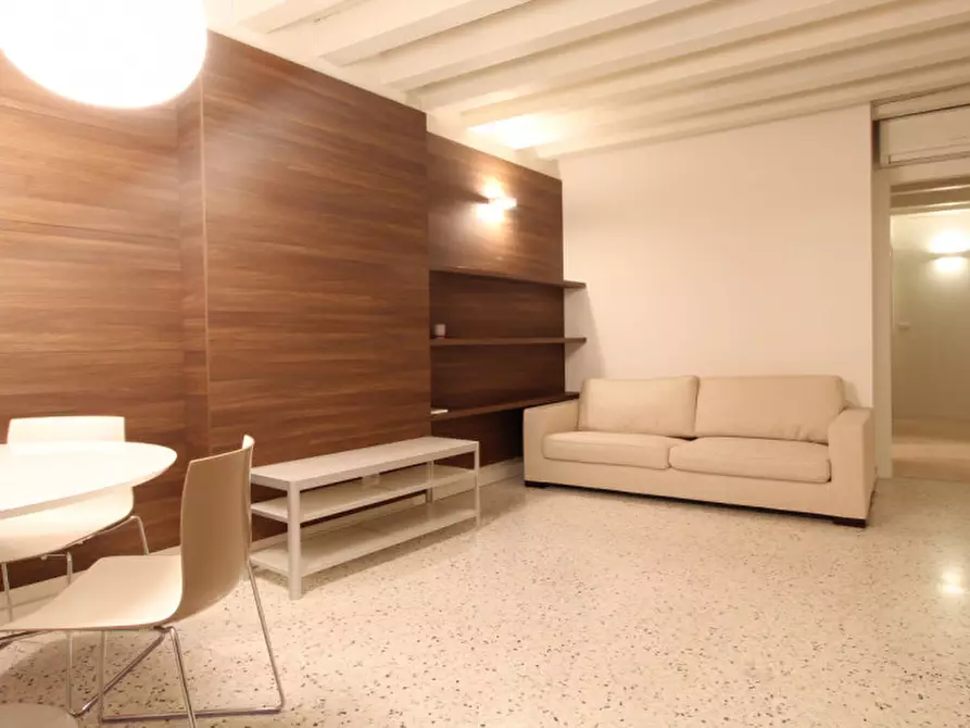 Immagine 1 di Appartamento in vendita  in Contra' Pescherie Vecchie a Vicenza